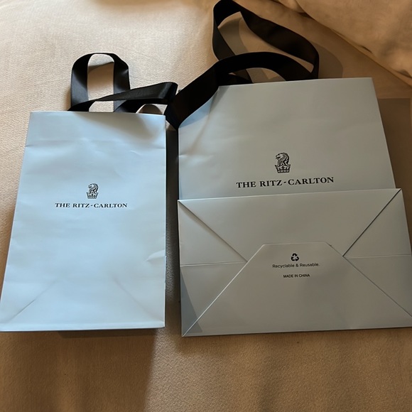 Ritz Carlton bags - Picture 2 of 2